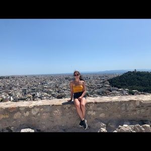 Meet your Posher, Laura